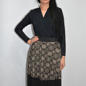 Fusta casual cu imprimeu vintaje de culoarea neagra - Img 3