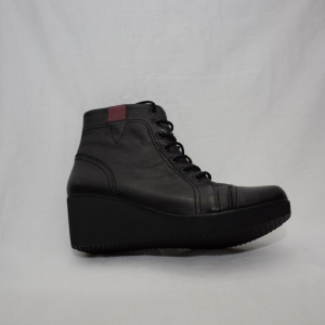 Gheata clasica, neagra, cu talpa tip pana si design rosu - Img 3