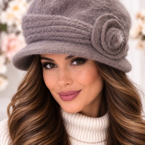 Pălărie Damă Elegantă Reglabilă – Model cu Flori Decorative, nuanta de maro