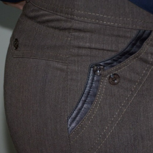Pantalon elegant cu cusaturi, model clasic, de culoare maro - Img 5