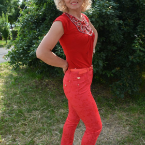Pantalon lung in nuanta vie de vara, rosu cu imprimeu floral - Img 4