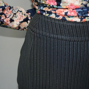 Pantalon lung masura mare, realizat din material cu dungi lucioase - Img 3