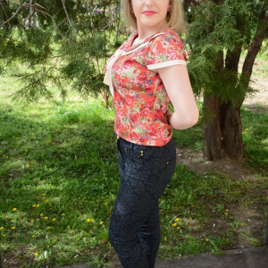 Pantalon vintage, nuanta de bleumarin, imprimeu abstract fin - Img 3
