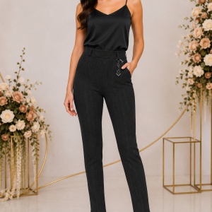 Pantaloni damă negri eleganți cu dungi discrete și detaliu decorativ