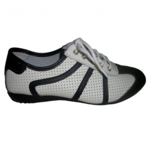 Pantofi de vara cu perforatii, de culoare alba cu detalii negre