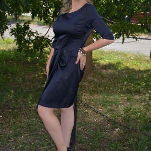 Rochie bleumarin, din saten, cambrata pe silueta - Img 5
