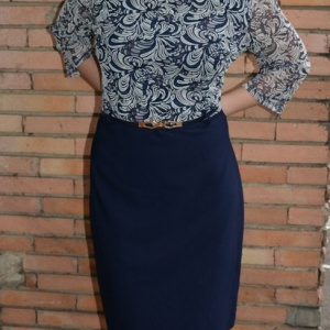 Rochie casual, bleumarin cu imprimeu alb si curea ingusta in talie - Img 2