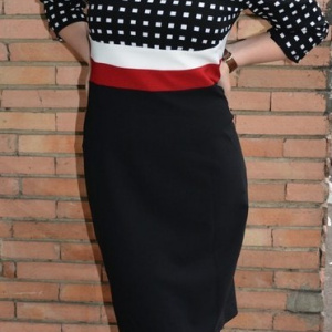 Rochie casual de toamna-iarna, culoare neagra cu design rafinat - Img 5