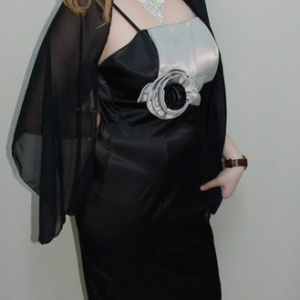 Rochie cu design interesant, nuanta de gri, esarfa fina - Img 3