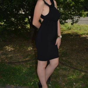 Rochie cu spatele in forma de x, de culoare neagra - Img 2