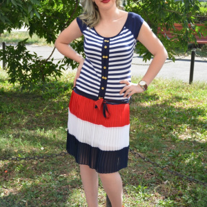 Rochie cu talie joasa , de culoare rosu-alb-bleumarin - Img 3