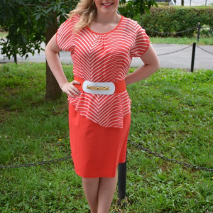 Rochie de culoare corai, tip costum, partea de sus cu dungi - Img 5