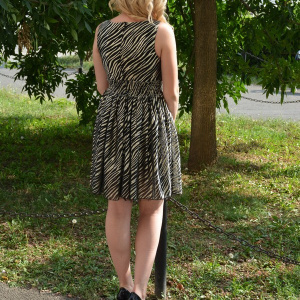 Rochie de ocazie, de culoare negru-auriu cu tiul fin - Img 7