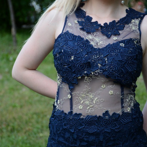 Rochie de ocazie din dantela si tul bleumarin, model cambrat - Img 3