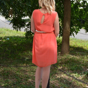 Rochie de ocazie, moderna, de culoare corai-alb - Img 5