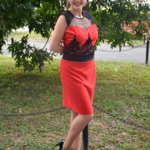 Rochie de ocazie, rosie, masuri mari, cu decolteu la baza gatului - Img 3