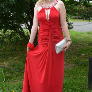 Rochie de seara lunga, rosie, cu design din margele albe in zona gatului - Img 5