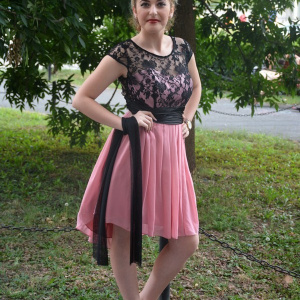 Rochie de seara scurta, din voal roz si dantela neagra, eleganta - Img 3
