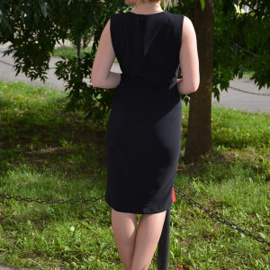 Rochie de vara, croi clasic, cambrat, nuanta neagra cu dungi rosii - Img 6