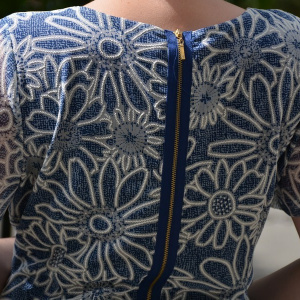 Rochie de vara cu maneca scurta si imprimeu cu margarete albe - Img 6