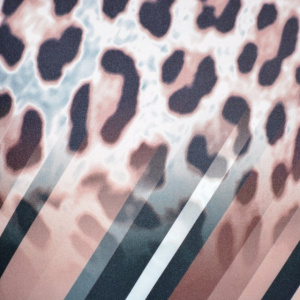 Rochie de zi cu design animal-print ,nuanta plamaniu - Img 8