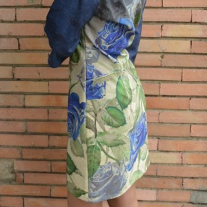 Rochie deosebita cu imprimeu floral bleumarin pe fond verde - Img 4