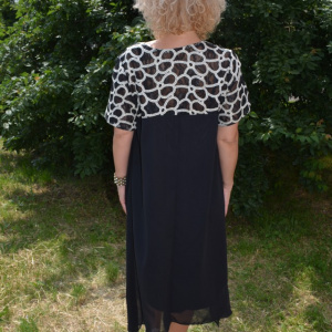 Rochie deosebita de ocazie, neagra, model bej cu aspect floral - Img 6