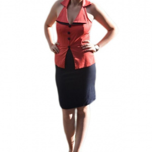 Rochie deosebita tip costumas, corai-bleumarin, model scurt