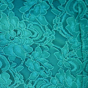 Rochie din dantela verde decorata cu strasuri in partea de sus - Img 2