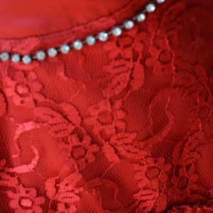 Rochie din doua piese, de culoare rosie, din saten si dantela - Img 2