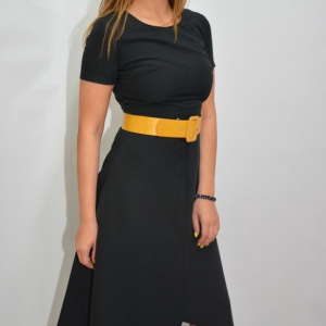 Rochie eleganta, neagra, asimetrica, accesorizata cu o curea galbena lata - Img 3