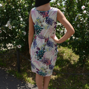 Rochie feminina, multicolora, cu croi lejer pe silueta, cu design nonfigurativ - Img 5