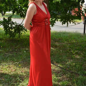 Rochie fermecatoare de ocazie, pe culoare rosie, design simplist - Img 3