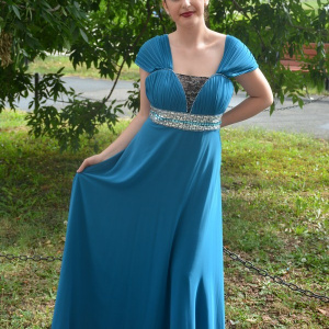 Rochie inedita, eleganta, lunga, cu design din pietre, pe albastru - Img 4