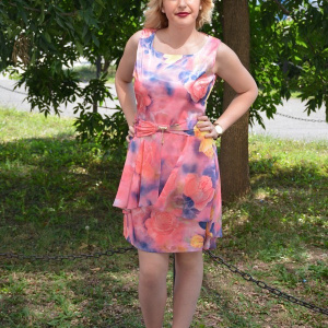 Rochie moderna, cu imprimeu floral spectaculos de colorat - Img 2
