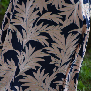 Rochie moderna cu lungime medie, de culoare bleumarin cu roz - Img 5