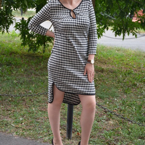 Rochie moderna , de culoare negru-alb in carouri mici - Img 5