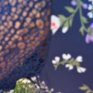 Rochie rafinata ,croi lejer cu imprimeu floral , culoare bleumarin - Img 7