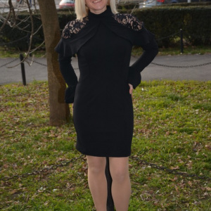 Rochie rafinata de culoare neagra cu dantela si insertii de volane - Img 2