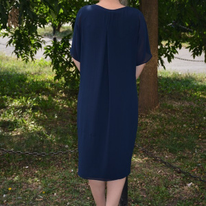 Rochie rafinata de zi, bleumarin cu imprimeu oriental in fata - Img 5