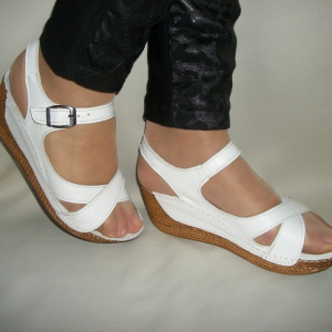 Sanda alba de zi cu model clasic din curele si talpa confortabila - Img 5