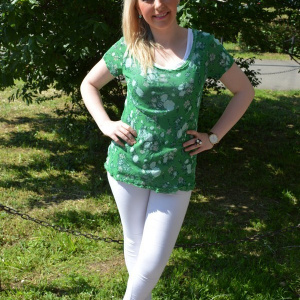 Tricou verde inchis din material tip plasa cu top alb dedesubt - Img 2