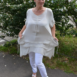 Bluza casual ,asimetrica, cu design de buzunare nuanta de bej - Img 3