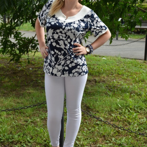 Bluza casual masura mare, bleumarin-alb, cu decolteu rotunjit - Img 2