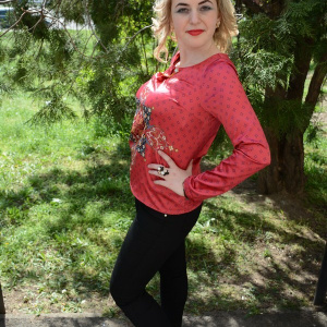Bluza cu maneca lunga, de culoare rosie, cu model oriental - Img 5