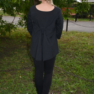 Bluza deosebita culoare neagra cu model de funda in spate - Img 4