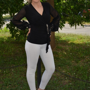 Bluza moderna, de culoare neagra, perfecta pentru ocazii - Img 5