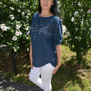 Bluza rafinata , nuanta de bleumarin cu breoderie florala - Img 4