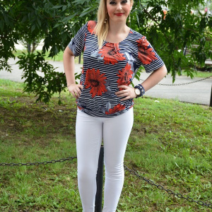 Bluza tinereasca cu imprimeu de dungi bleumarin si flori rosii - Img 2