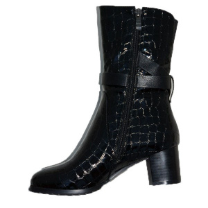 Botina lunga, culoare neagra, cu aspect lucios si design de curele - Img 2